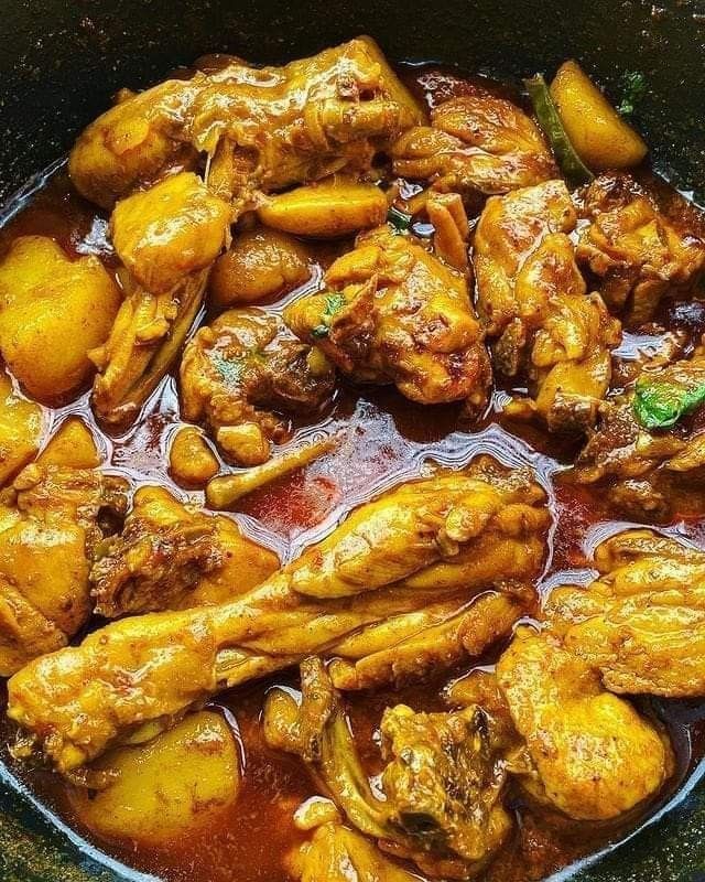 CHICKEN CURRY
